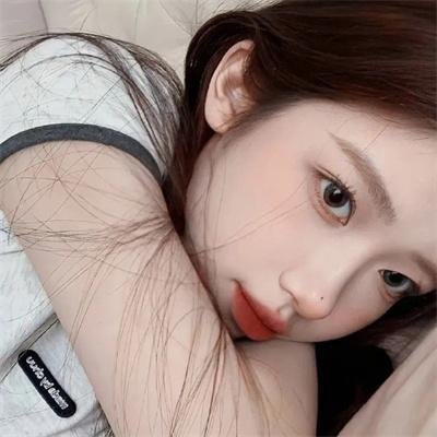 桥上的女孩